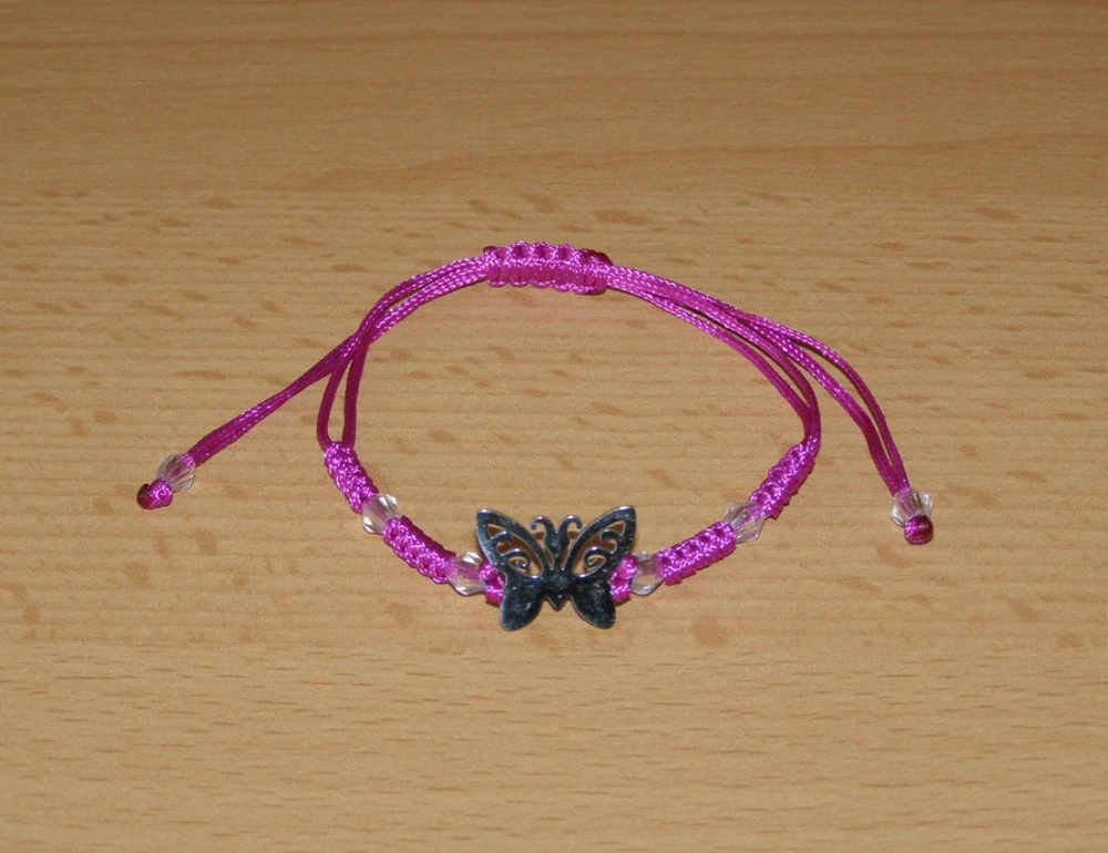 Drhaný Shamballa náramek - nerez - Motýlek - fialová šňůrka - dnn7