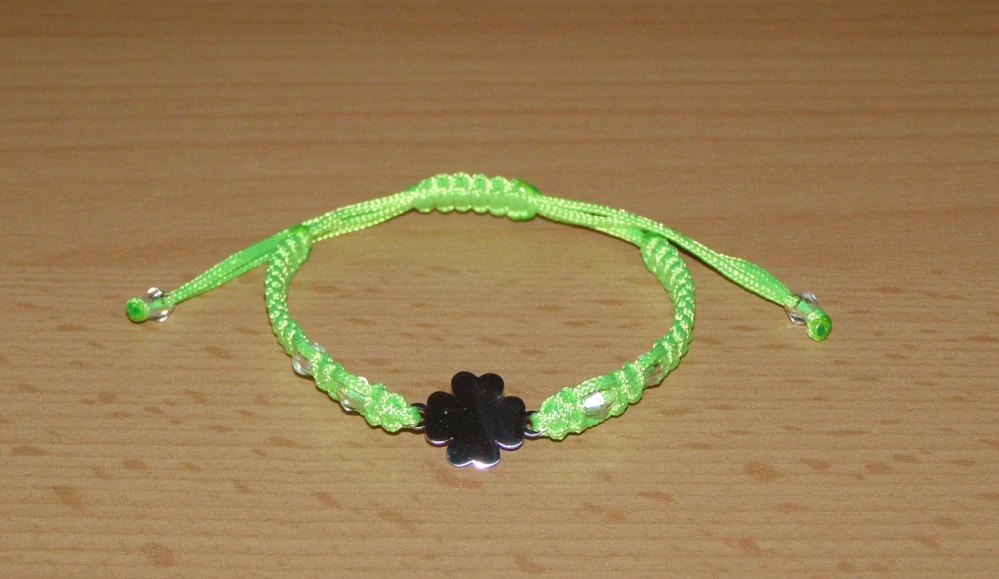 Drhaný Shamballa náramek - nerez - Čtyřlístek - neon zelená šňůrka - dnn22