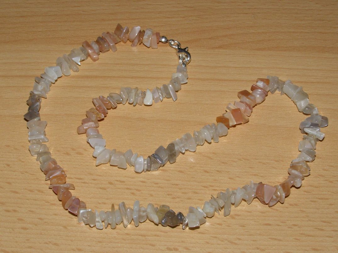 Měsíční kámen - Náhrdelník - tromlované kameny - 49 cm - kntr34