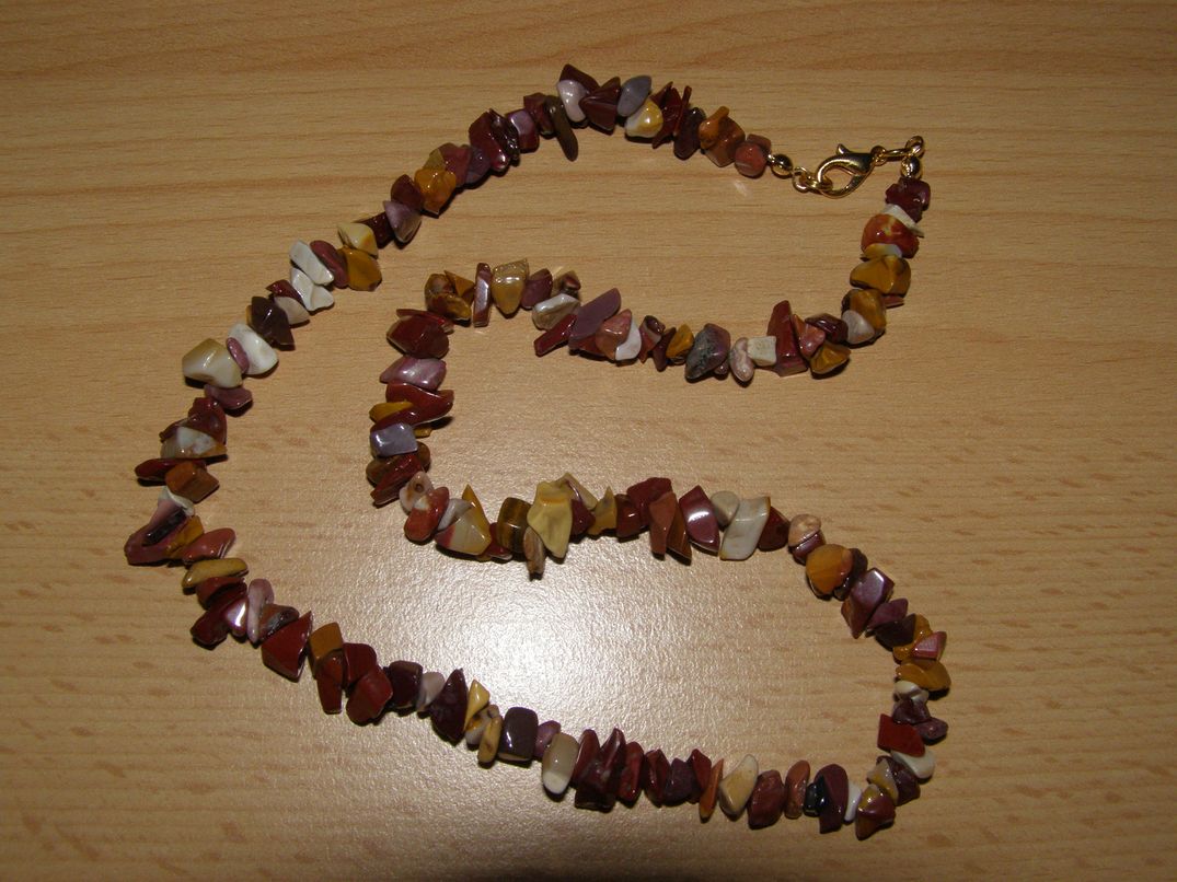 Jaspis mookait - Náhrdelník - tromlované kameny - kntr39