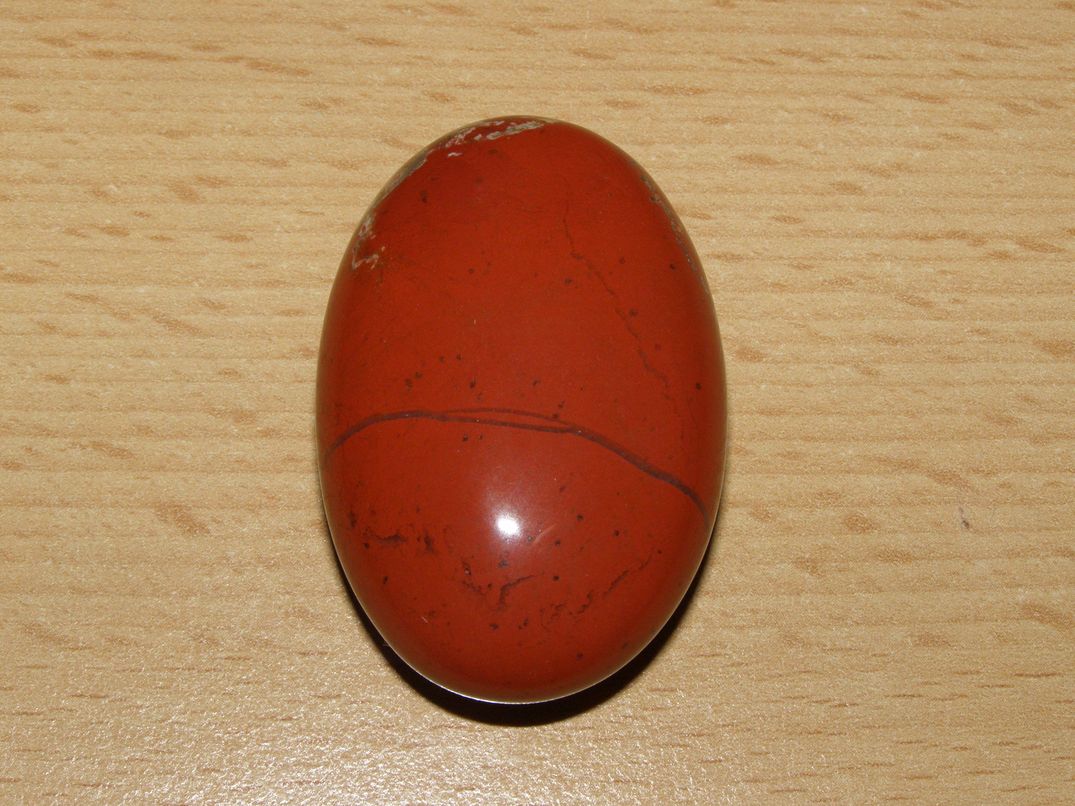 Jaspis červený - Masážní kámen - mýdlo menší - kmm76