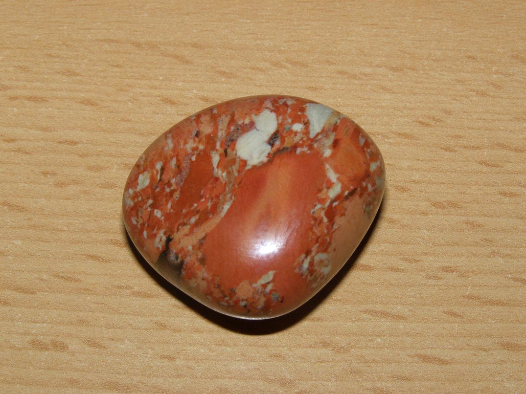 Jaspis brekcie - Tromlovaný kámen - kt248