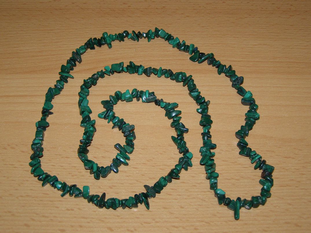 Malachit - Náhrdelník - tromlované kameny - 90 cm - kntrd17