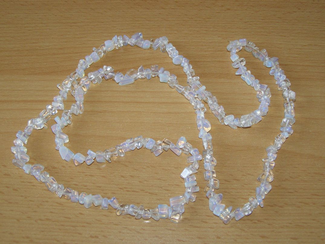 Měsíční kámen syntet. - Náhrdelník - tromlované kameny - 90 cm - kntrd22