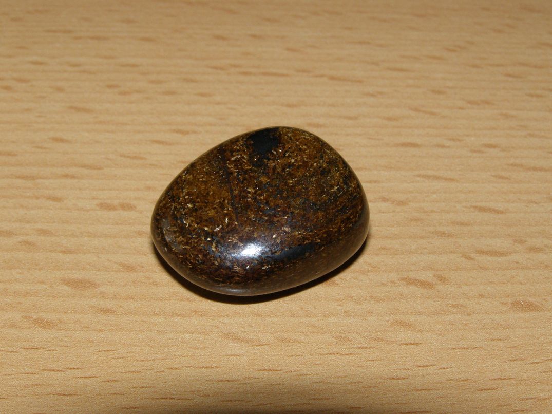 Bronzit - Tromlovaný kámen - kt15