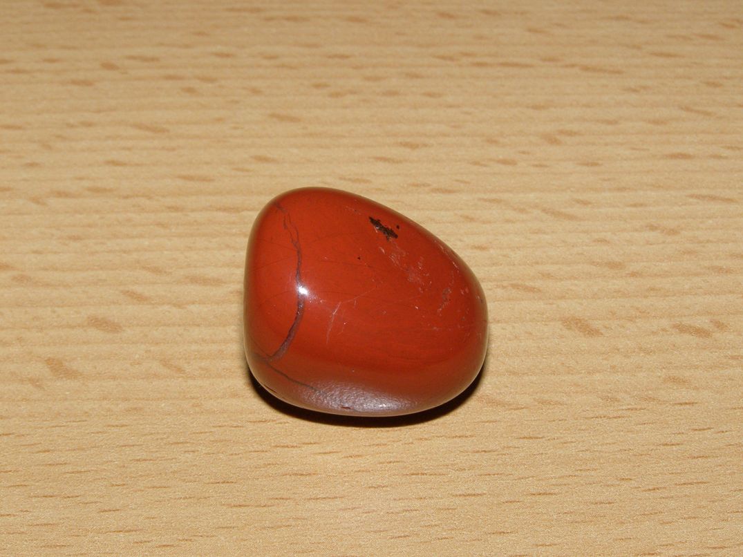 Jaspis červený - Tromlovaný kámen - kt89