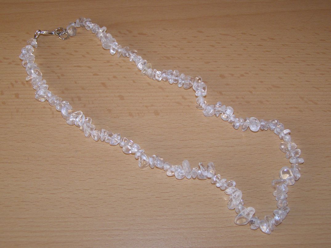 Křišťál - Náhrdelník - tromlované kameny - kntr33