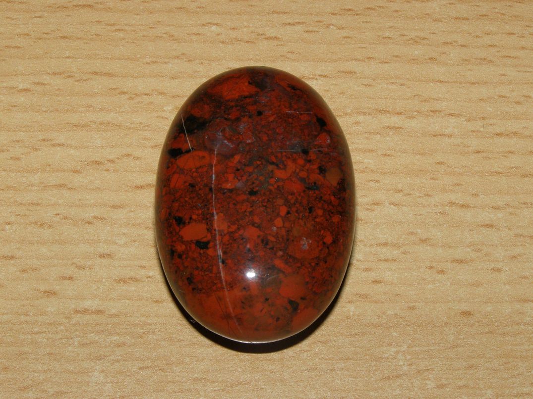 Jaspis brekcie - Masážní kámen - mýdlo menší - kmm34