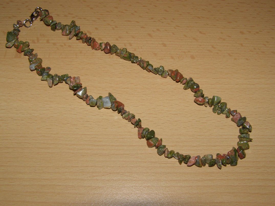 Unakit - Náhrdelník - tromlované kameny - kntr12