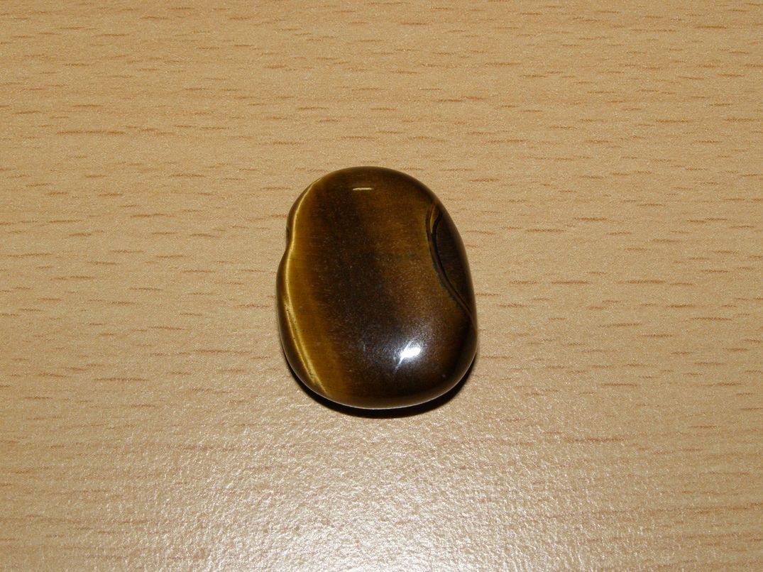 Tygří oko - Přívěsek - tromlovaný kámen vrtaný - kpt1