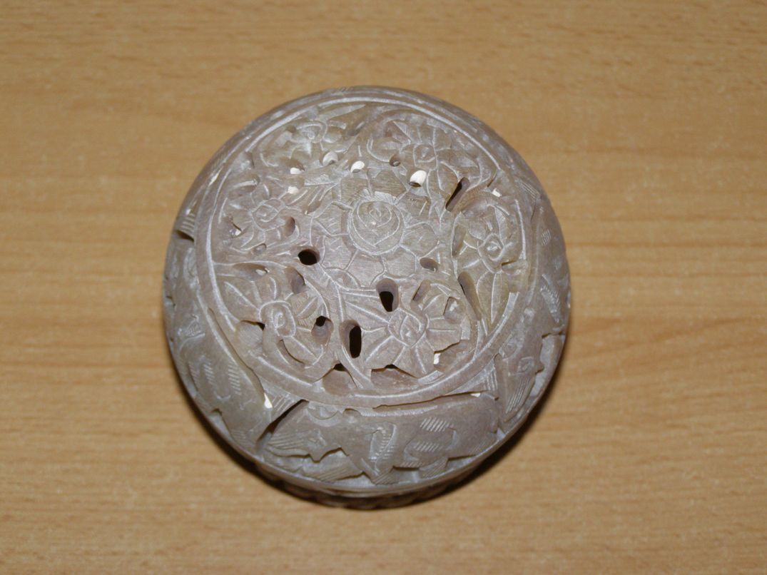 Svícen - mastek - koule - kvm8