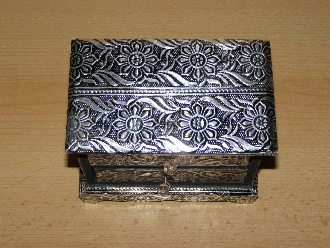 Šperkovnice - tepaný kov - s21