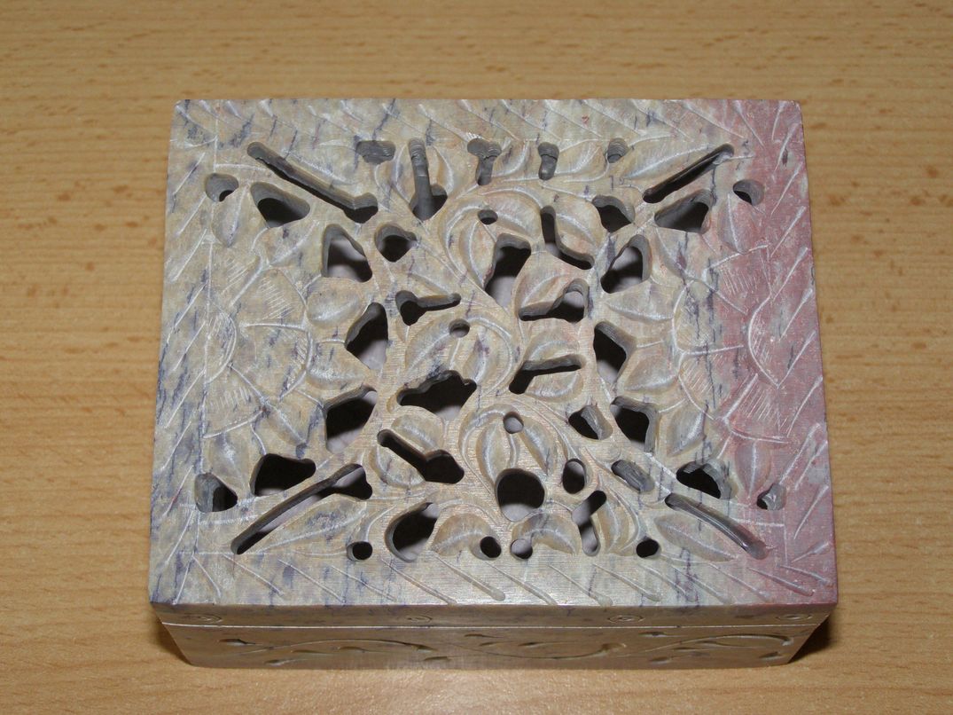 Šperkovnice vyřezávaná - mastek obdélník s16