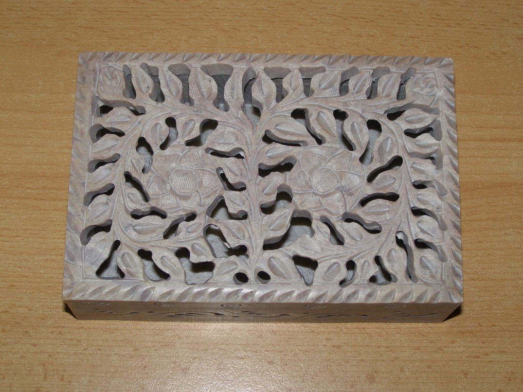 Šperkovnice vyřezávaná  - mastek obdélník s7