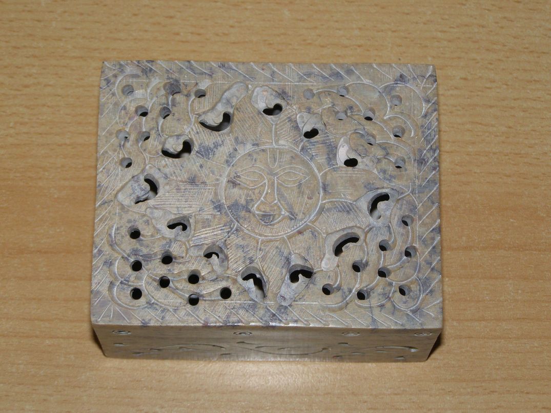 Šperkovnice vyřezávaná - mastek obdélník s5