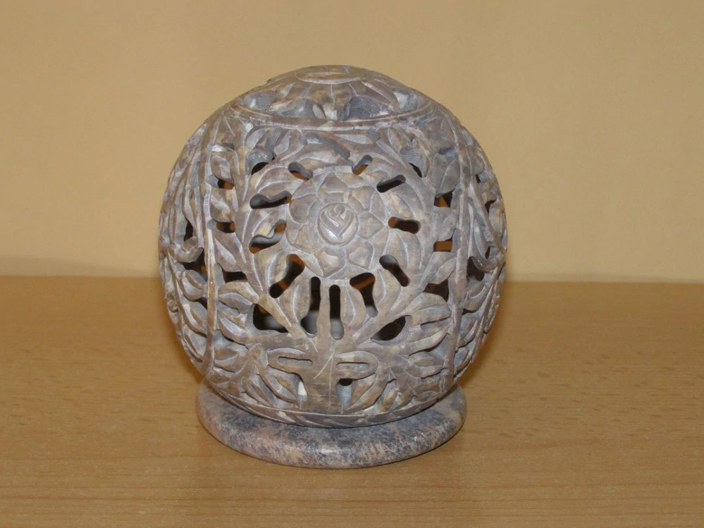 Svícen - mastek - koule kvm22