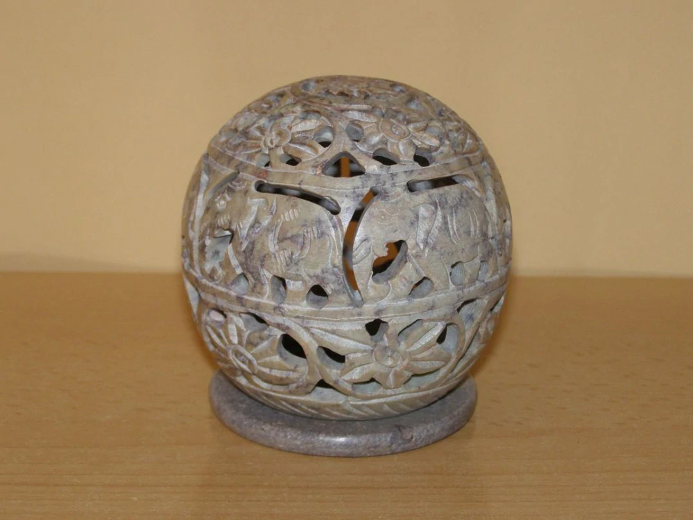 Svícen - mastek - koule kvm23