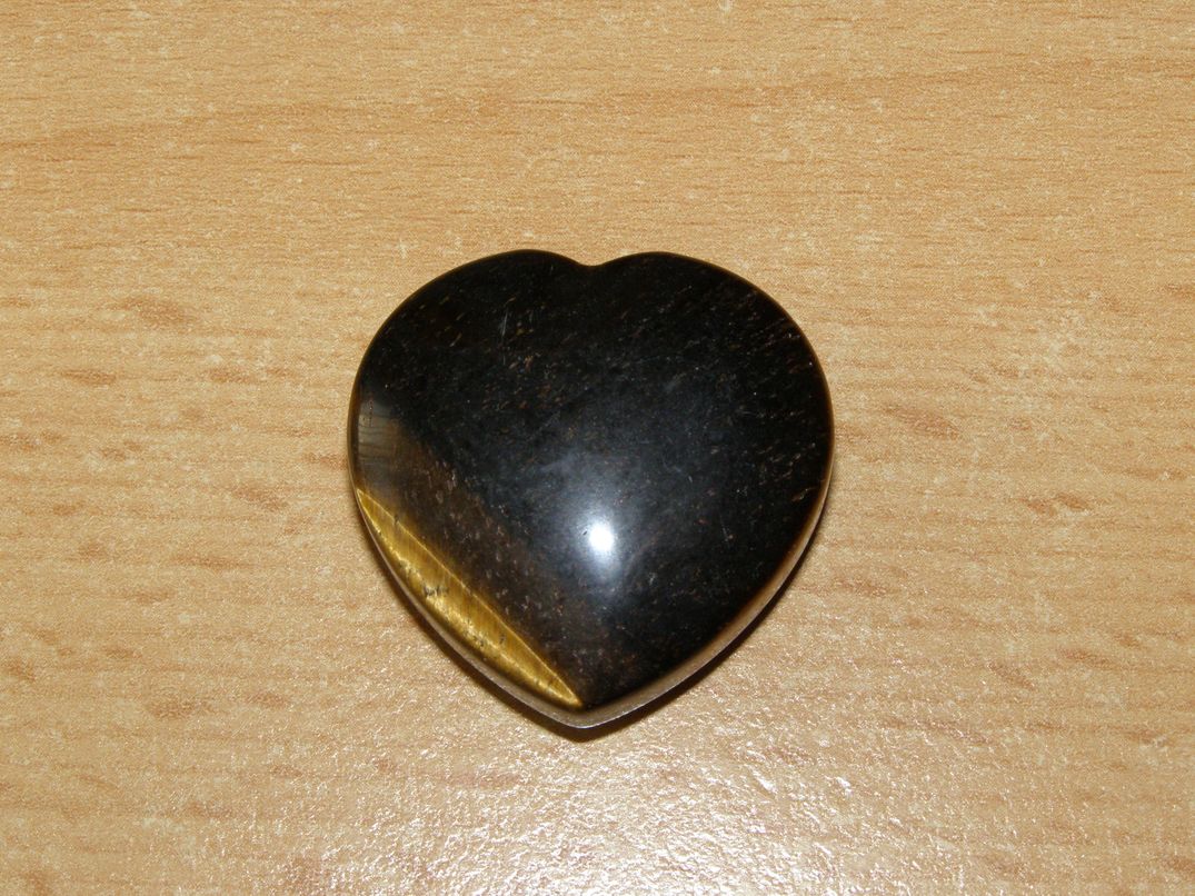 Tygří oko - Přívěsek srdíčko podélně vrtané - kps9