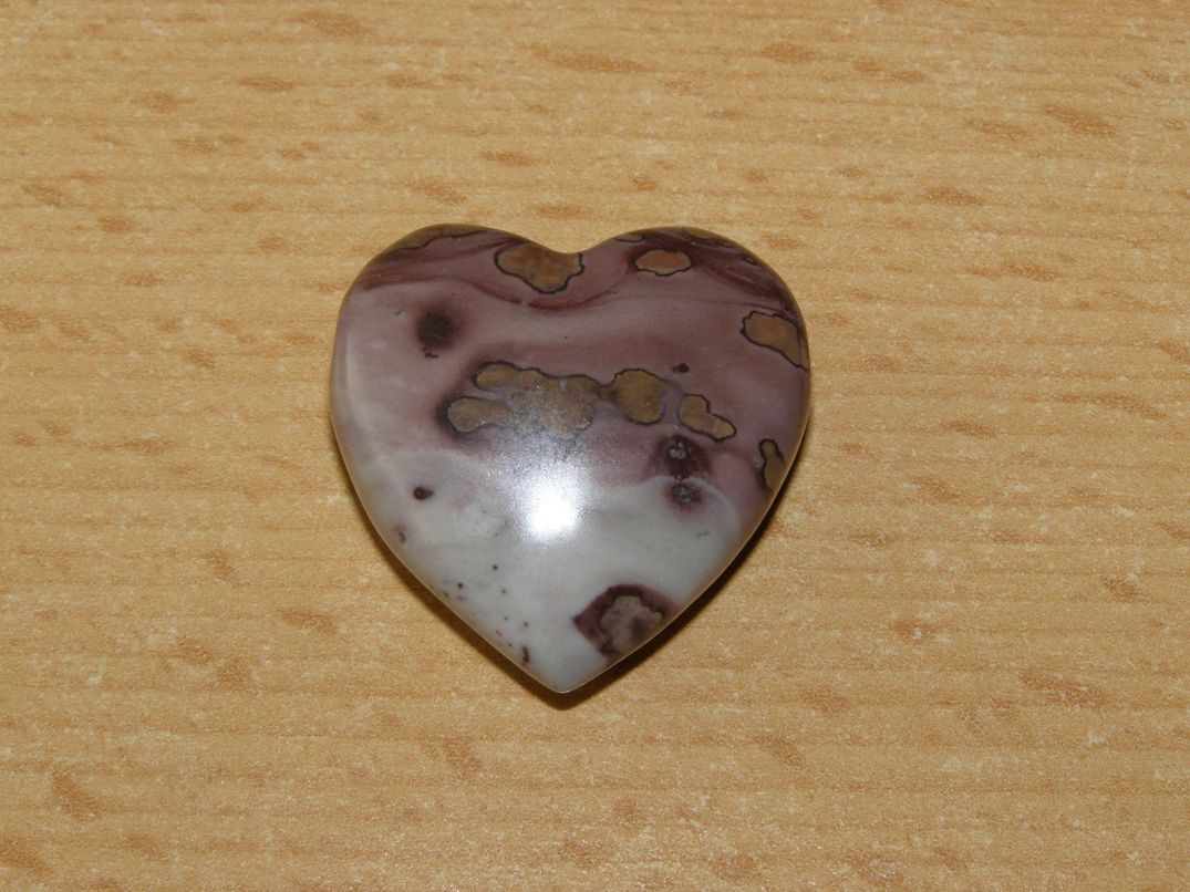 Jaspis mookait - Přívěsek srdíčko podélně vrtané - kps19