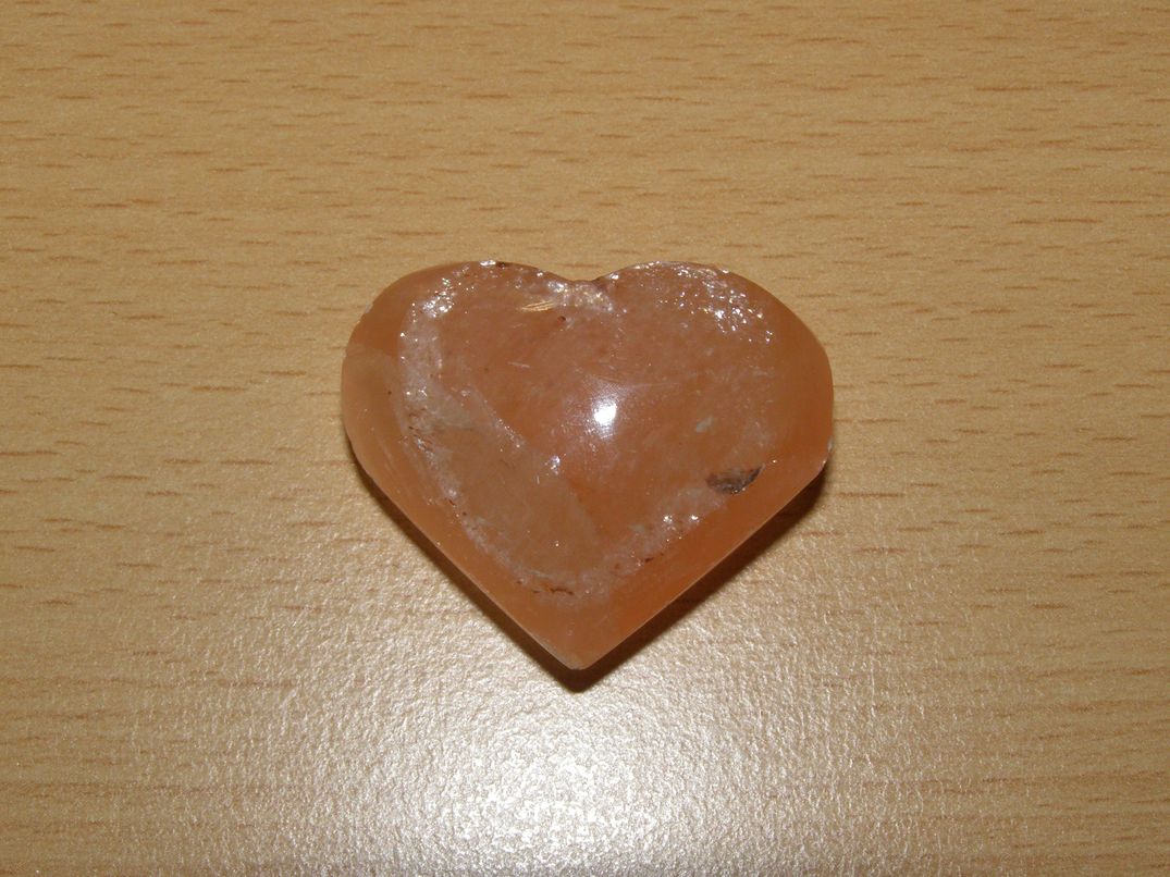 Selenit oranžový - Masážní kámen - srdce - khs31