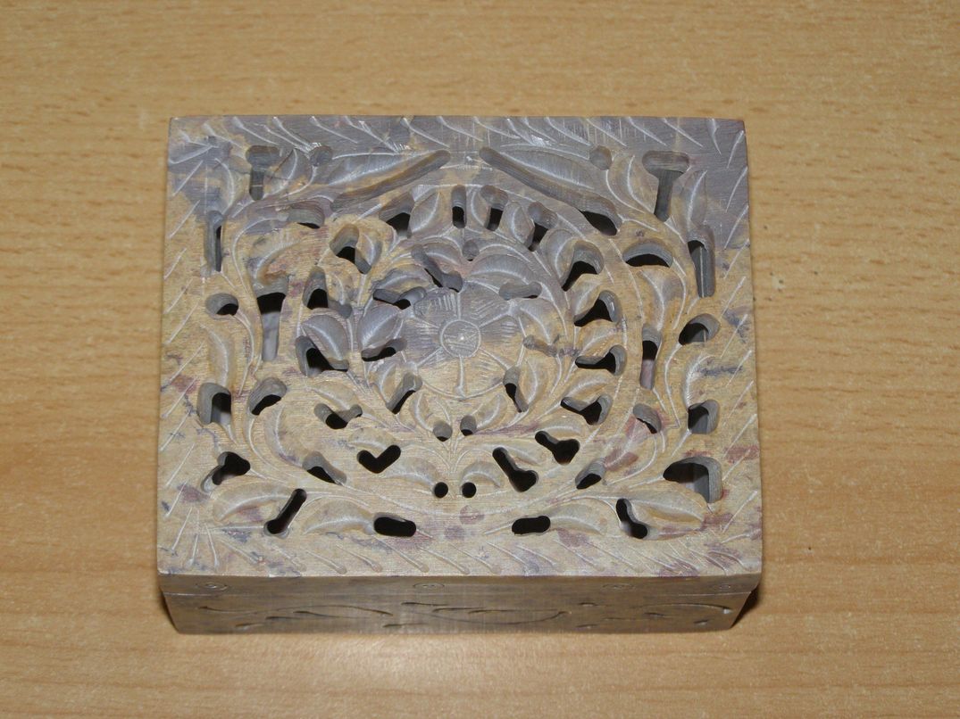 Šperkovnice vyřezávaná  - mastek obdélník s8