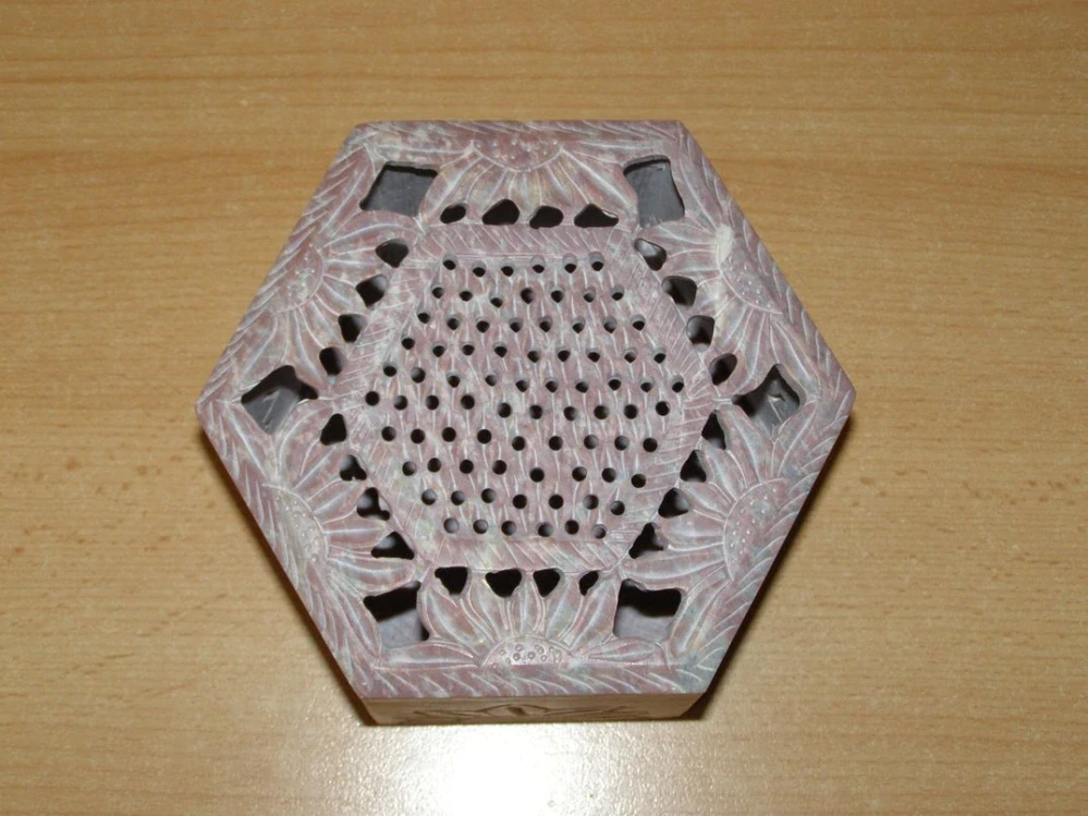 Šperkovnice vyřezávaná - mastek šestiboká s13