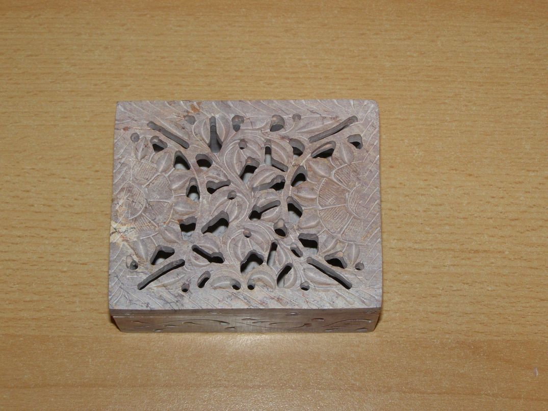 Šperkovnice vyřezávaná - mastek obdélník s26