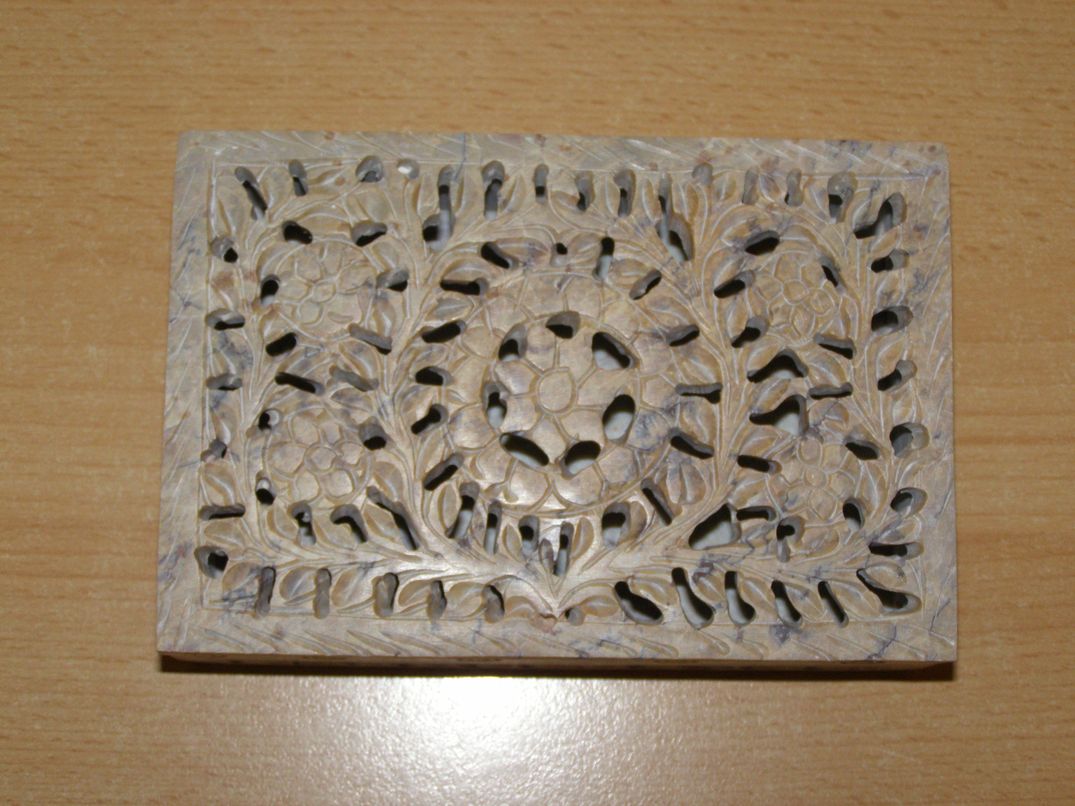 Šperkovnice vyřezávaná - mastek obdélník s31