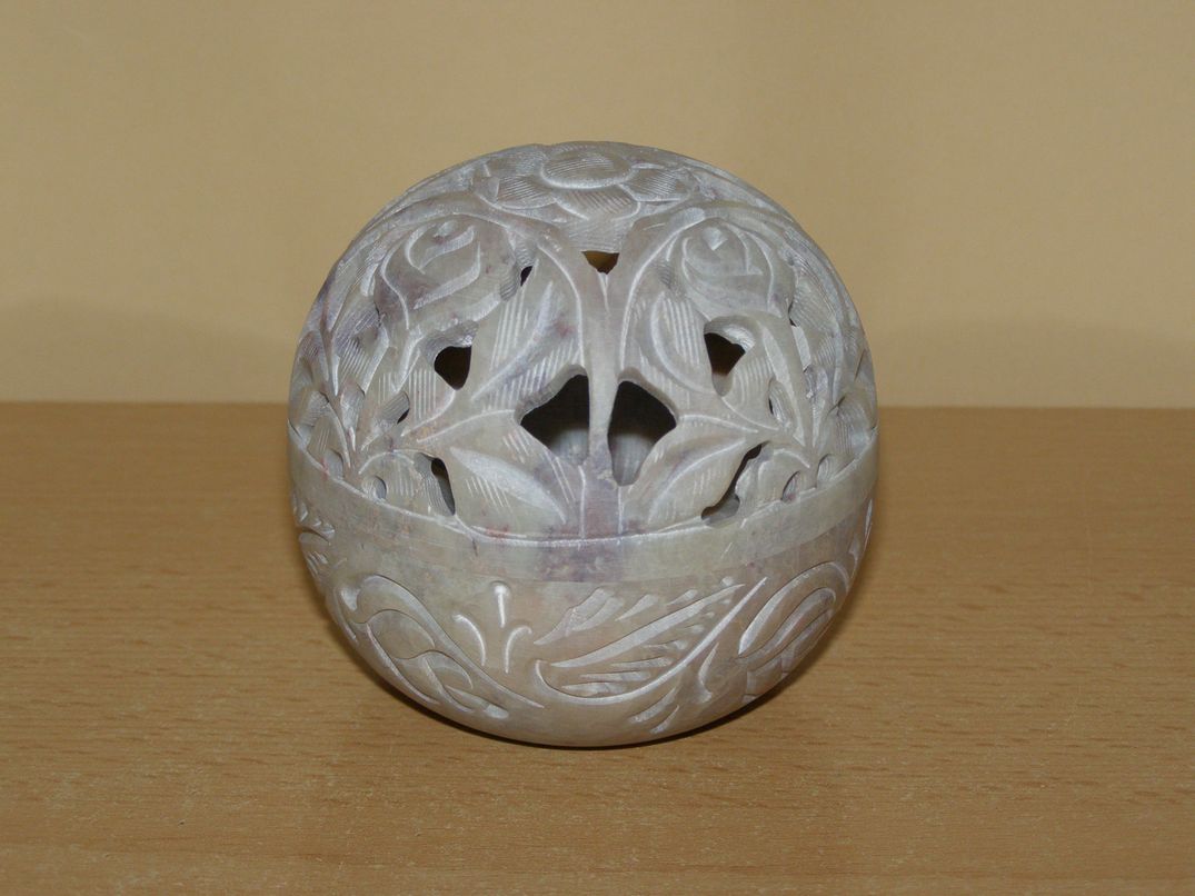 Svícen - mastek - koule - kvm1