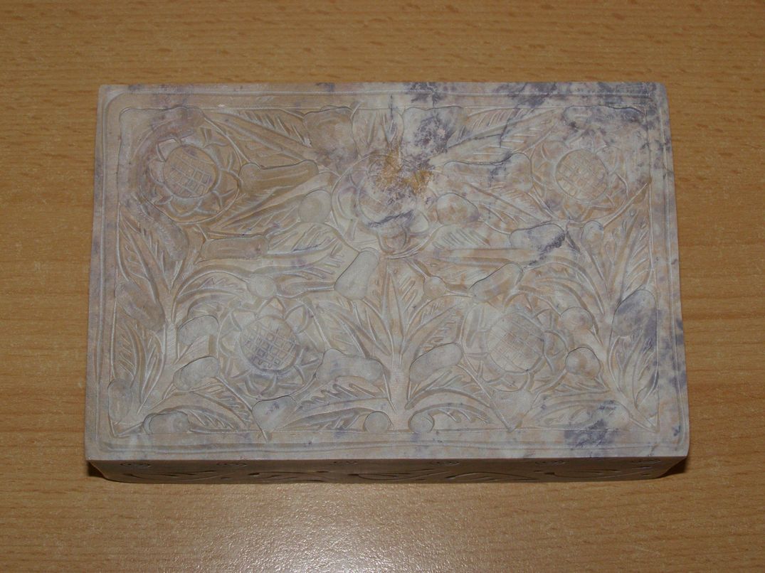 Šperkovnice vyřezávaná - mastek obdélník s6