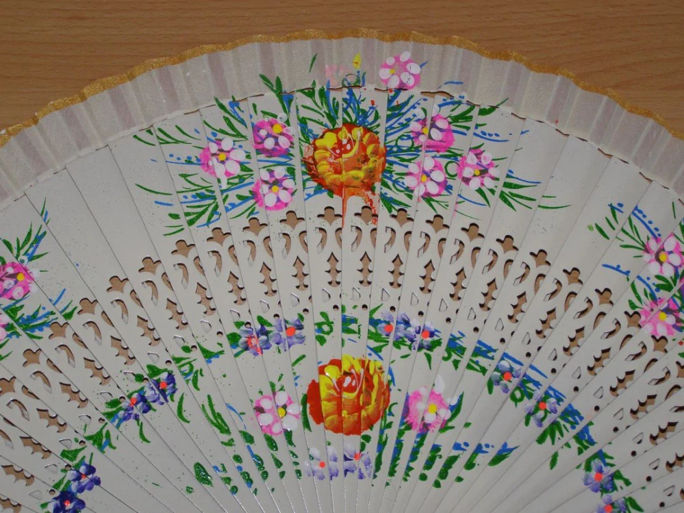 Vějíř dřevěný oboustranný - slonová kost - v5