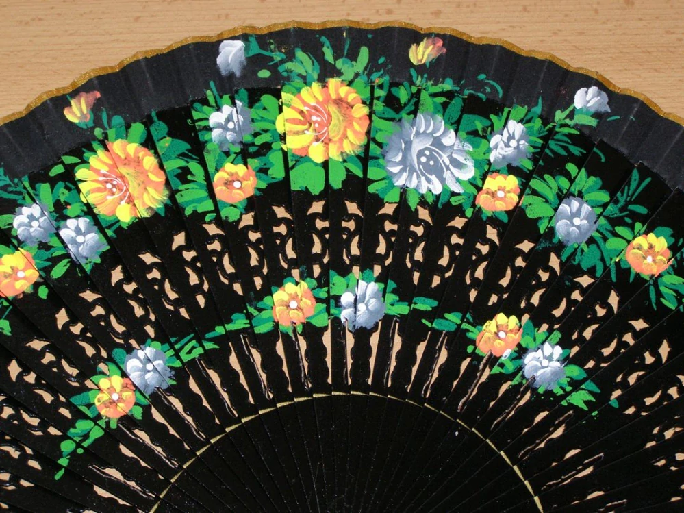 Vějíř dřevěný oboustranný - černý - v14