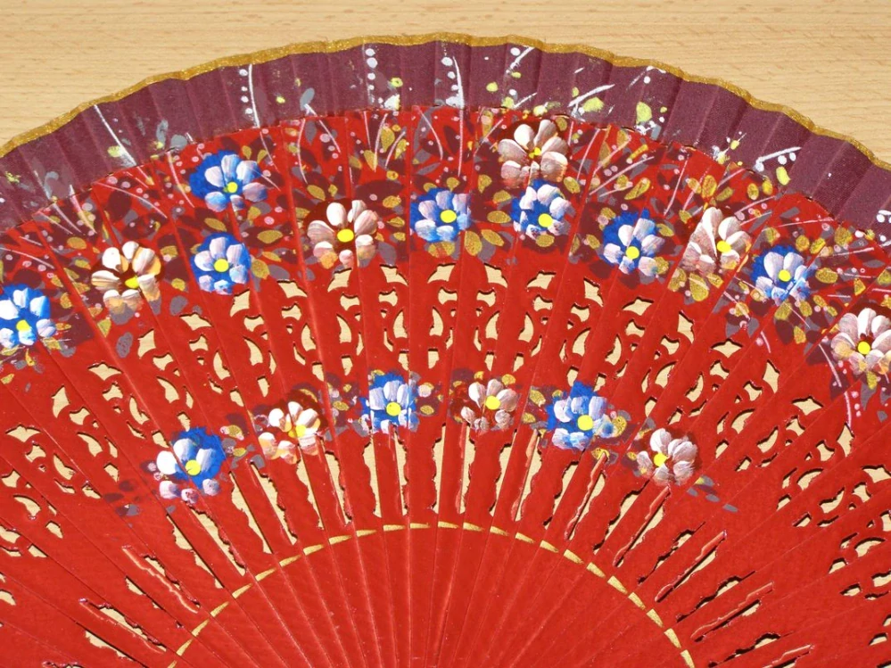 Vějíř dřevěný oboustranný - vínový - v28