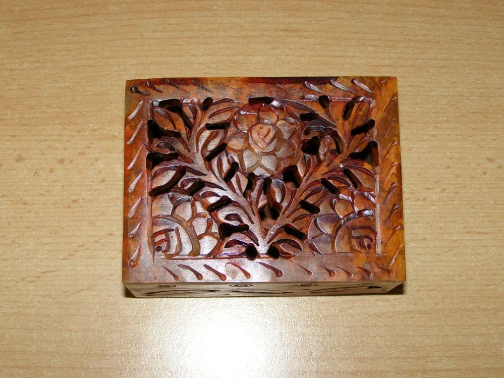 Šperkovnice vyřezávaná - mastek obdélník s33