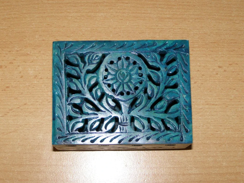 Šperkovnice vyřezávaná - mastek obdélník s34