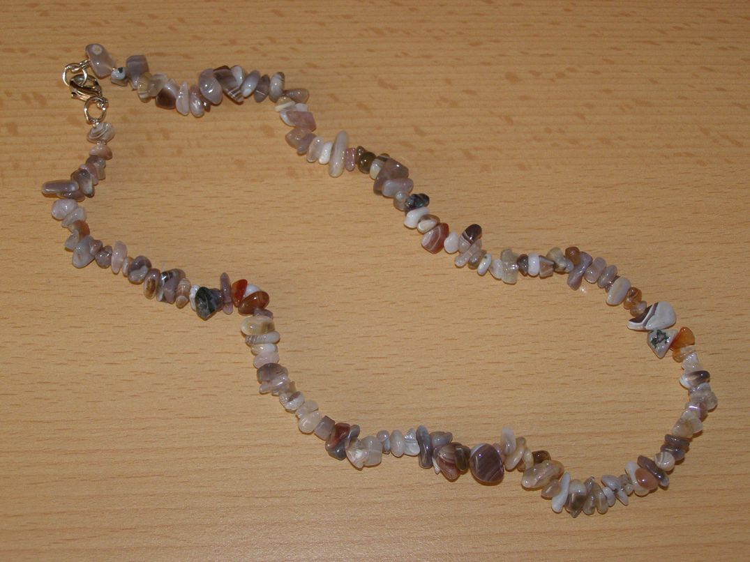 Achát šedý - Náhrdelník - tromlované kameny - kntr14