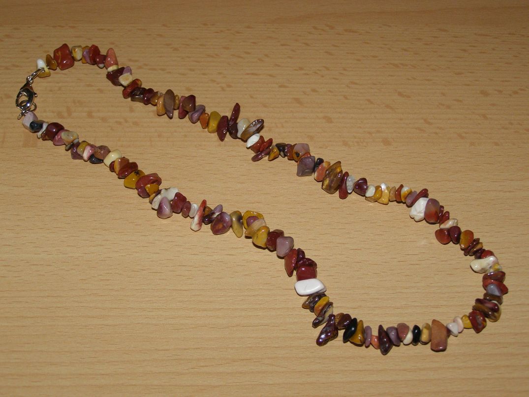 Jaspis mookait - Náhrdelník - tromlované kameny - kntr19
