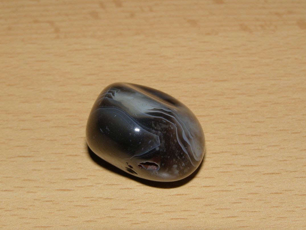 Achát pruhovaný - Tromlovaný kámen - kt158