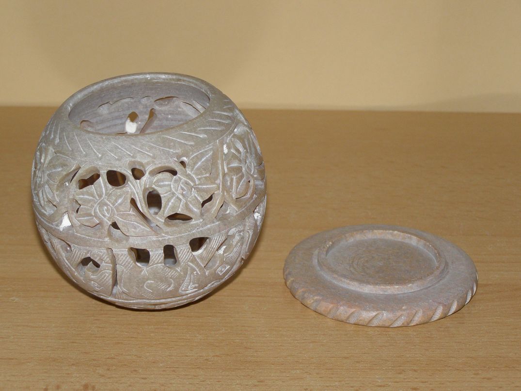 Svícen - mastek - koule - kvm8