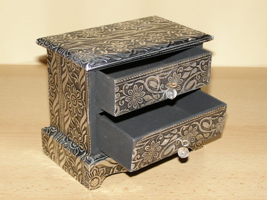 Šperkovnice - tepaný kov - s21