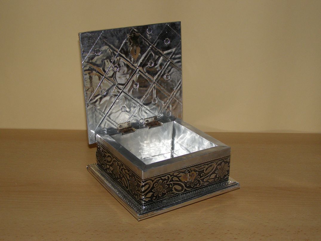 Šperkovnice - tepaný kov s23