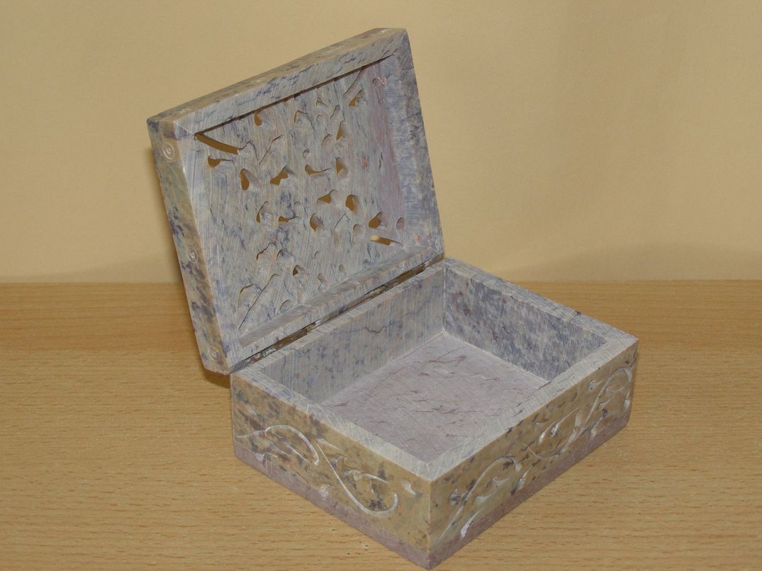 Šperkovnice vyřezávaná - mastek obdélník s16