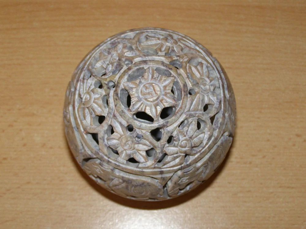 Svícen - mastek - koule kvm23