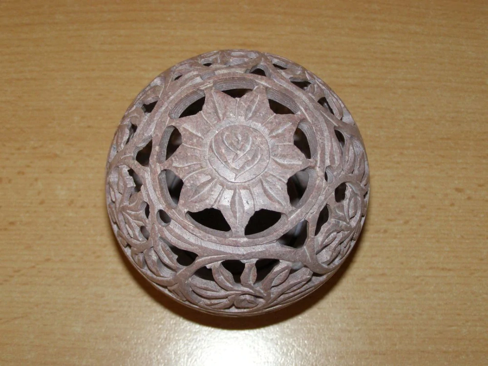 Svícen - mastek - koule kvm24