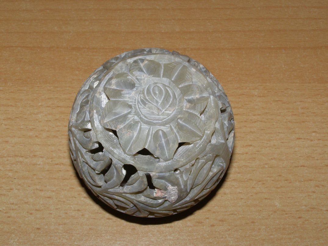 Svícen - mastek - koule - kvm4