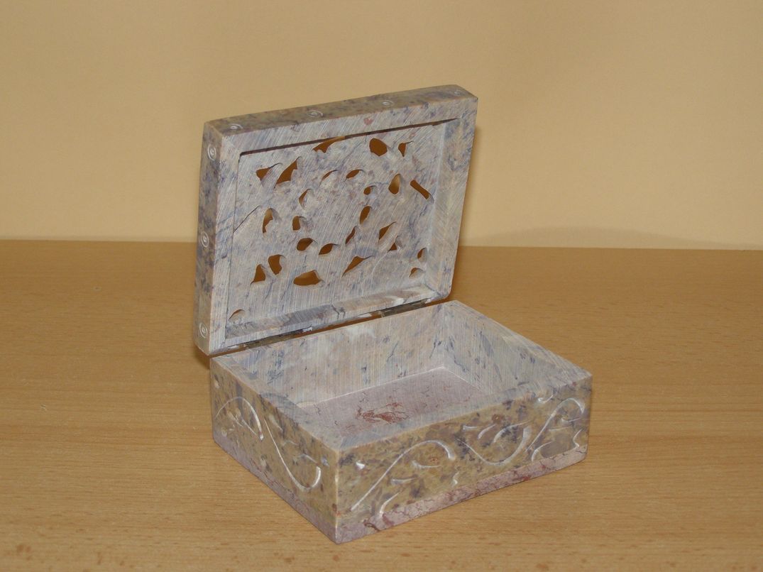 Šperkovnice vyřezávaná  - mastek obdélník s9