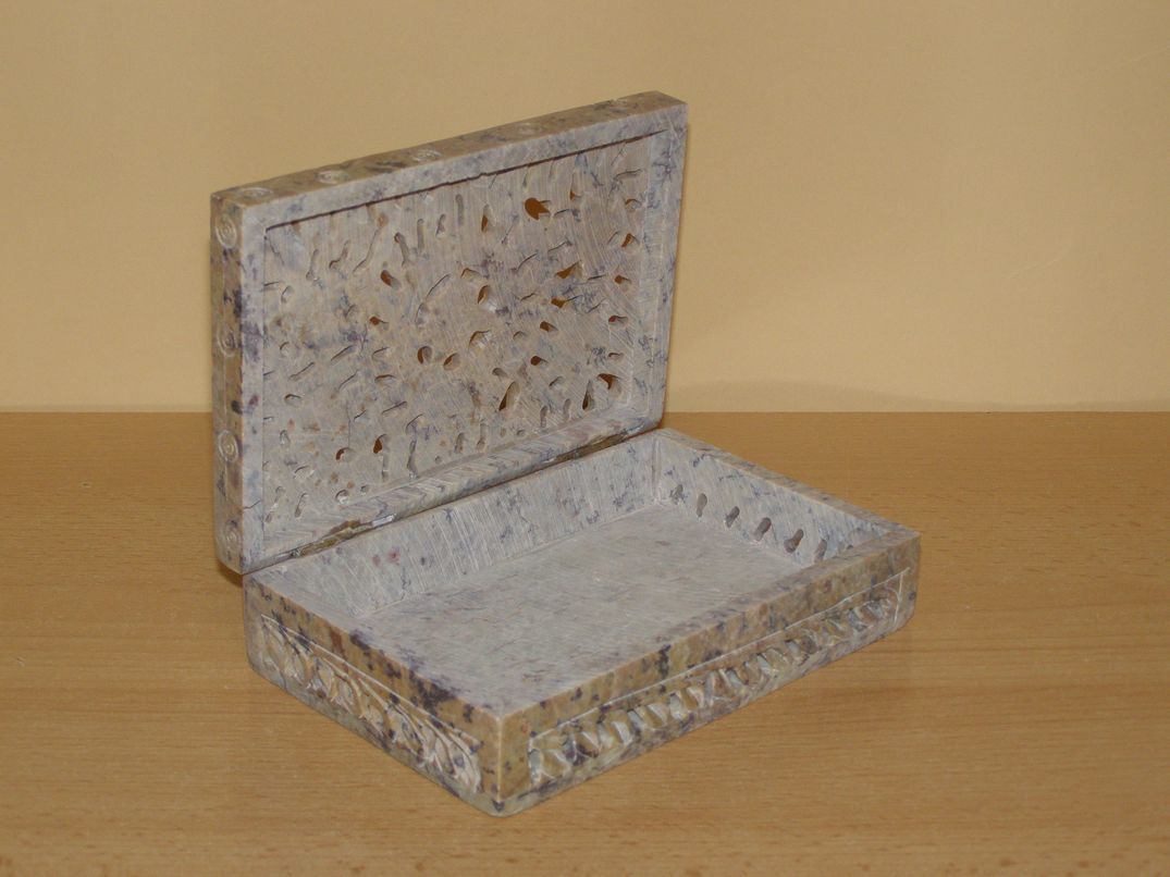 Šperkovnice vyřezávaná - mastek obdélník s31