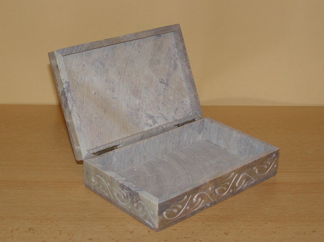 Šperkovnice vyřezávaná - mastek obdélník s6