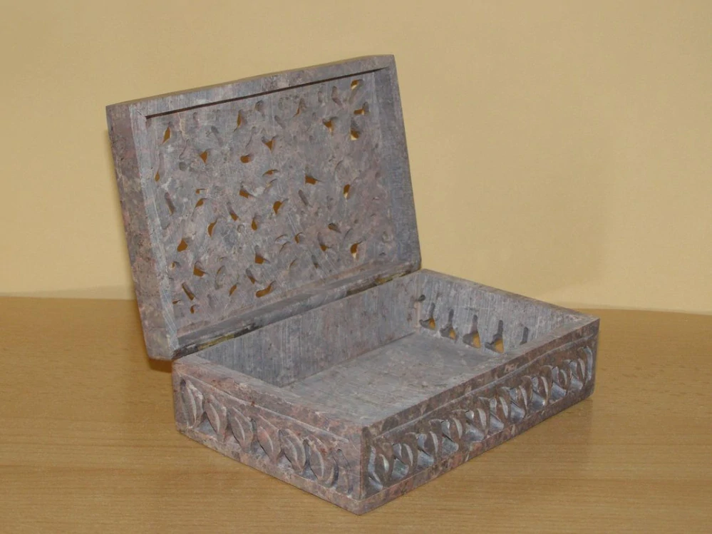 Šperkovnice vyřezávaná - mastek obdélník s15