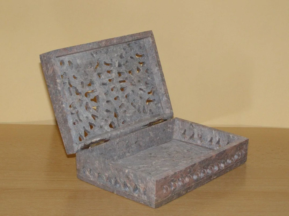 Šperkovnice vyřezávaná - mastek obdélník s17